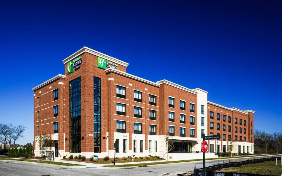 Exterior of Holiday Inn Express & Suites Franklin - Berry Farms